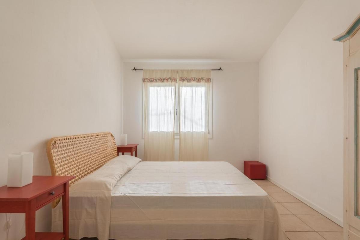 Elegant Residence Ea Bianca 1 Bedroom Sleeps 4 Child Cala Bitta Exterior photo