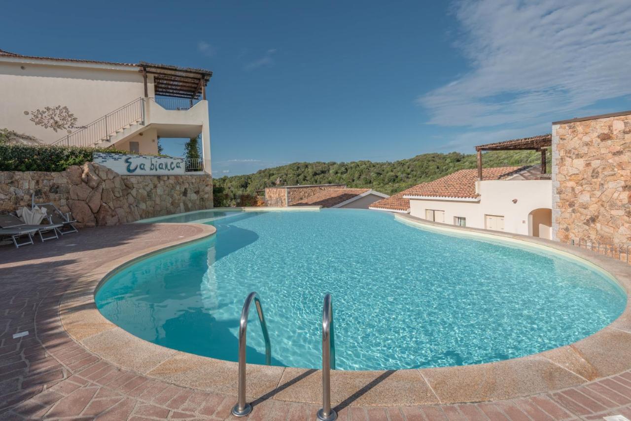 Elegant Residence Ea Bianca 1 Bedroom Sleeps 4 Child Cala Bitta Exterior photo